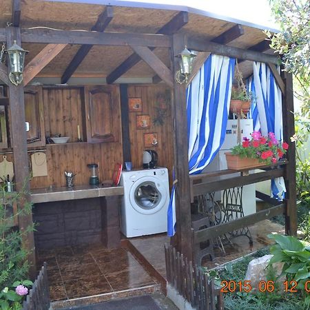 U Palycha Guest House Soukhoumi Extérieur photo