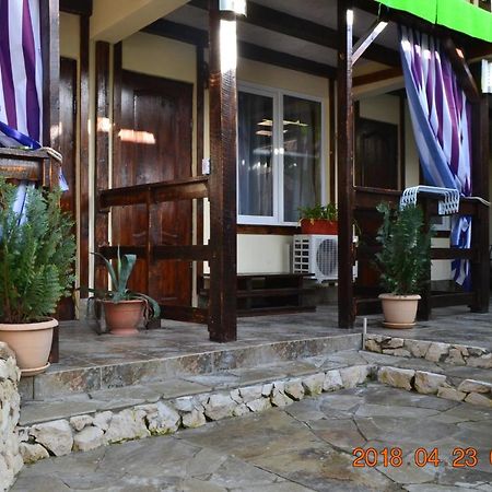 U Palycha Guest House Soukhoumi Extérieur photo