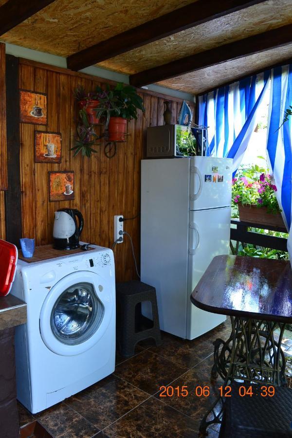 U Palycha Guest House Soukhoumi Extérieur photo