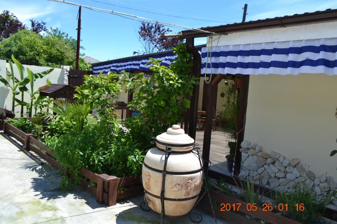 U Palycha Guest House Soukhoumi Extérieur photo