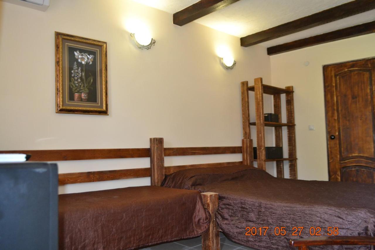 U Palycha Guest House Soukhoumi Extérieur photo