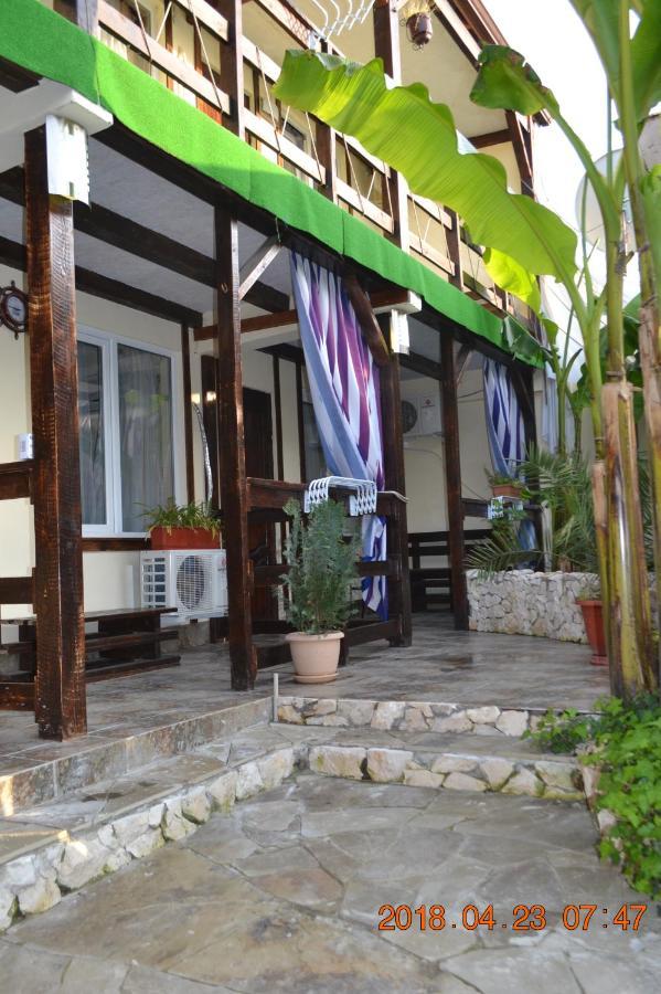 U Palycha Guest House Soukhoumi Extérieur photo