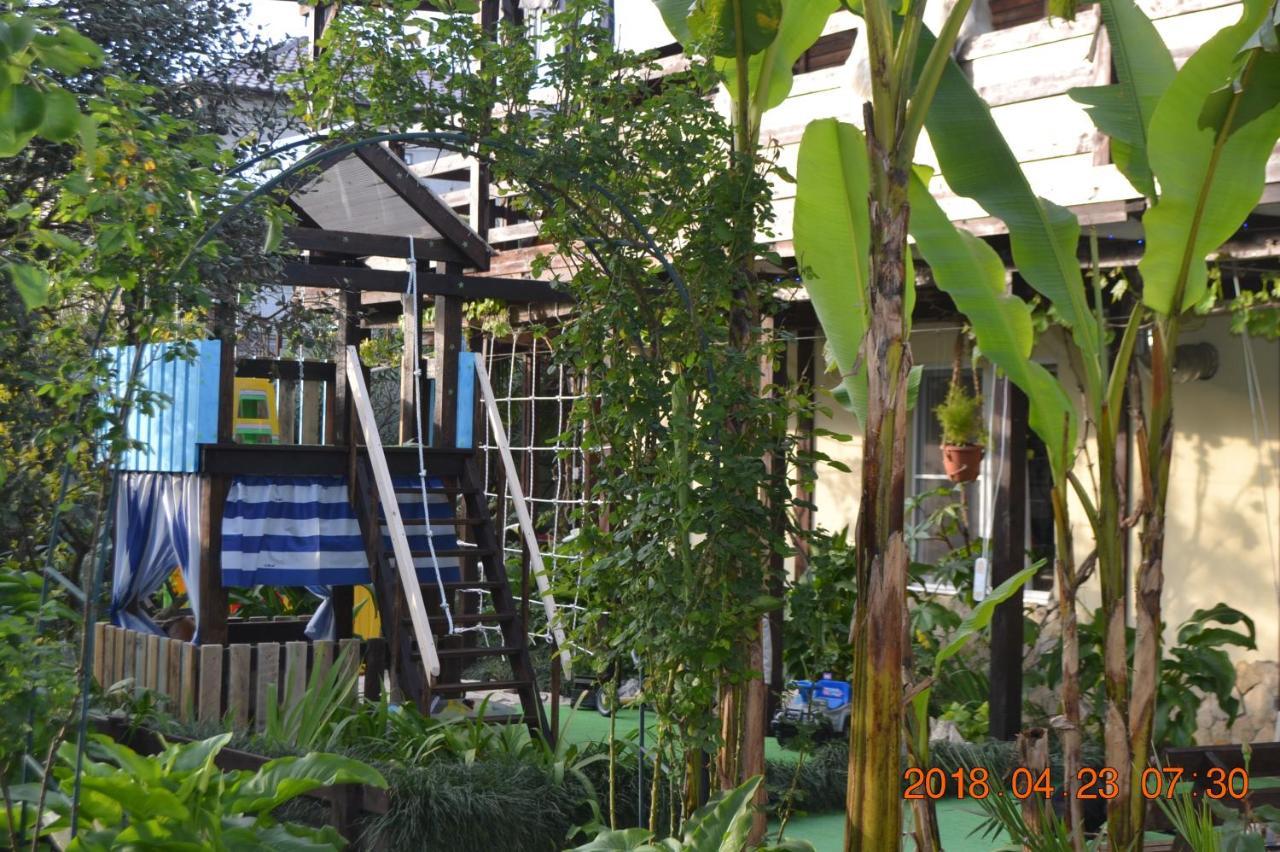 U Palycha Guest House Soukhoumi Extérieur photo