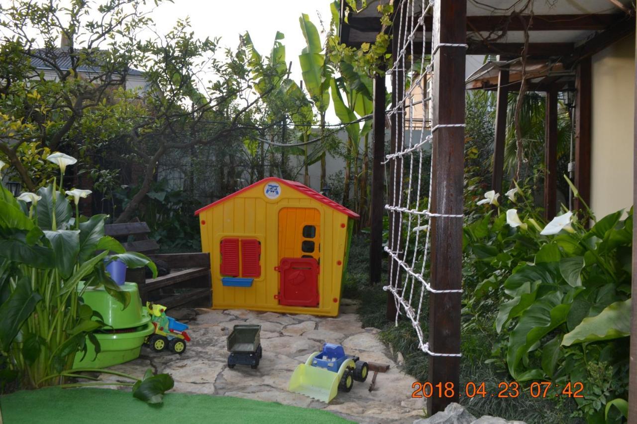 U Palycha Guest House Soukhoumi Extérieur photo