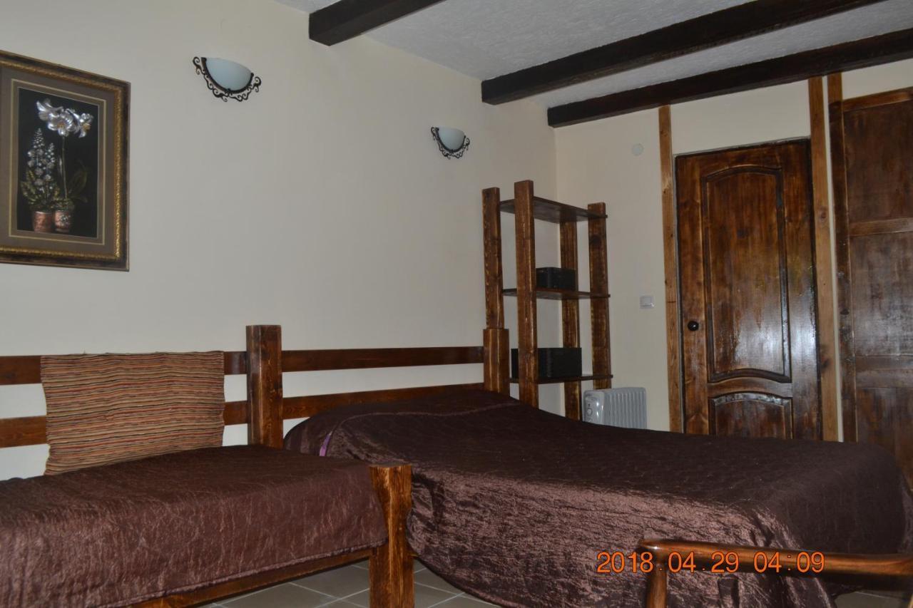 U Palycha Guest House Soukhoumi Extérieur photo