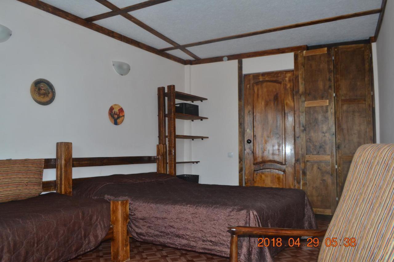 U Palycha Guest House Soukhoumi Extérieur photo